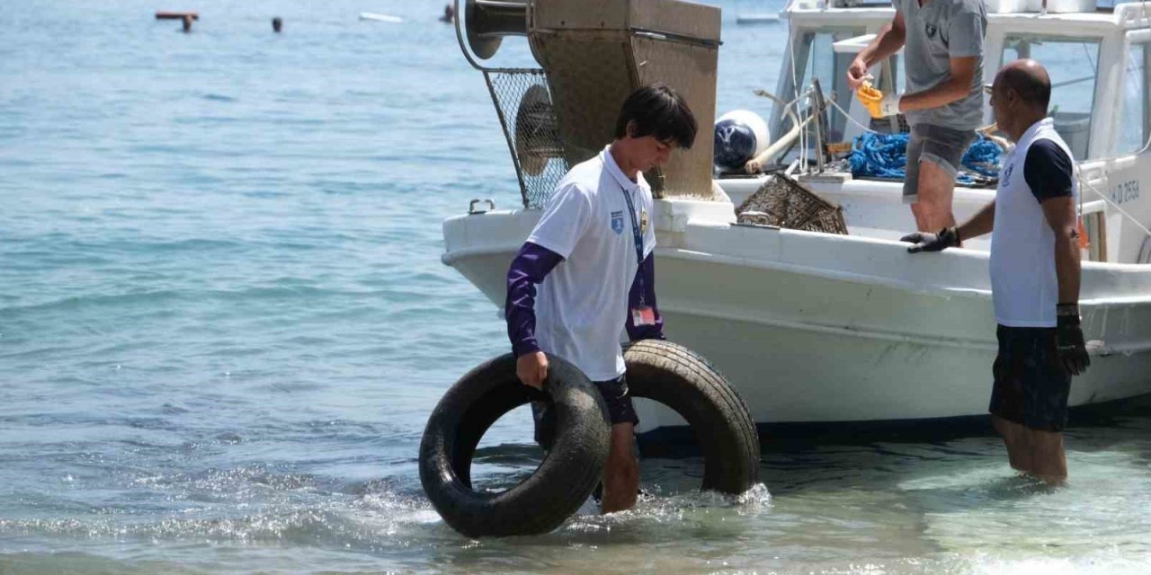 Deniz Dibi Temizliğinin 10. Etabı Türkbükü’nde gerçekleştirildi