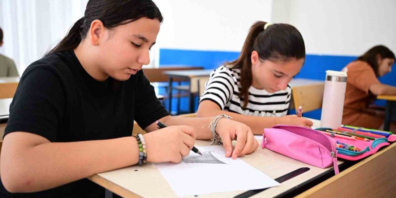 Büyükşehir’den miniklere ücretsiz resim eğitimi