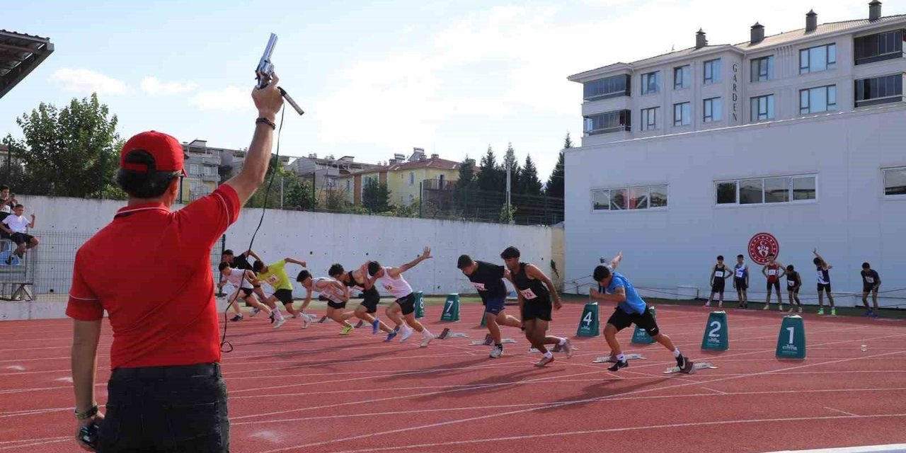 Naili Moran Yaş Grupları Atletizm Yarışmaları Kütahya’da tamamlandı