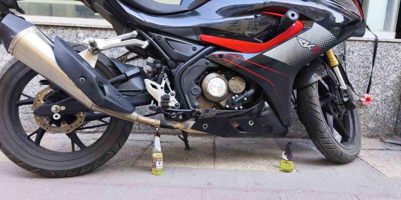 Acemi kundakçı motosikleti yakamadı