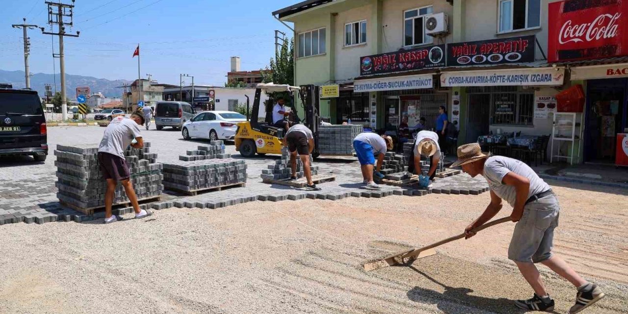 Şehir Hastanesi yoluna parke taşı çalışması