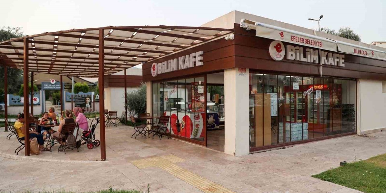 Efeler’de Bilim Kafe yaz akşamlarında da ziyaretçilerini ağırlayacak