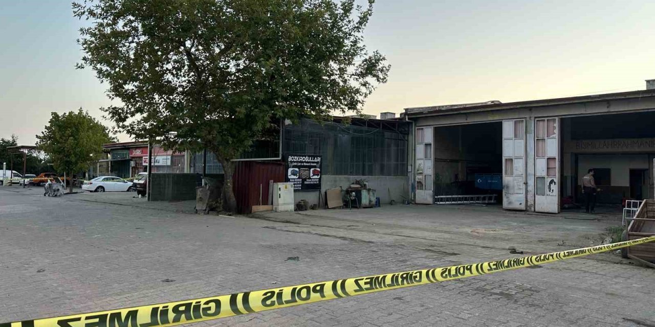 Uşak’ta iki esnaf arasındaki tartışma silahlı kavgaya dönüştü: 13 yaralı