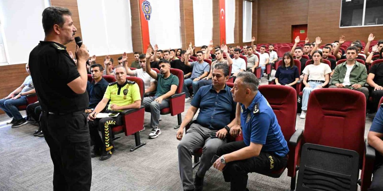 Kütahya’da göreve başlayan polis memurlarına oryantasyon eğitimi