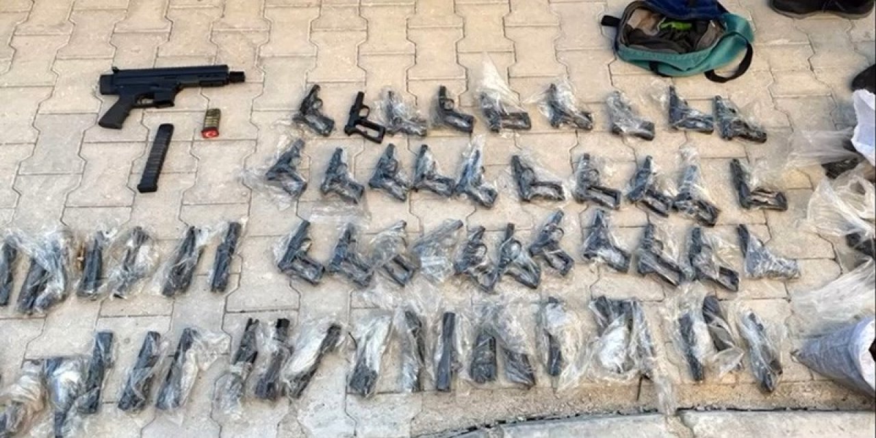 Kütahya’da silah kaçakçılığı operasyonunda yakalanan 5 zanlı tutuklandı