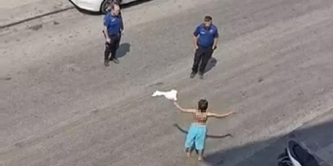 Yarı çıplak sokağa çıkan kadın balkondan atlayarak yaşamına son verdi