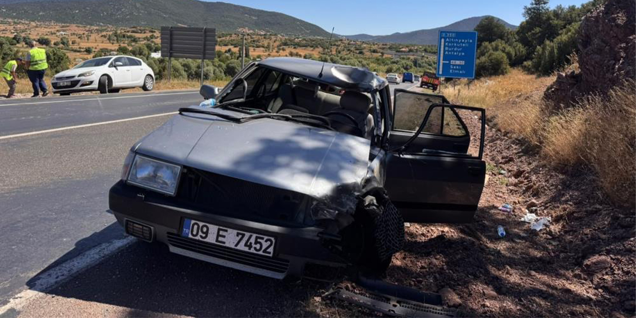 Aydın plakalı otomobilin karıştığı kazada motosiklet sürücüsü hayatını kaybetti