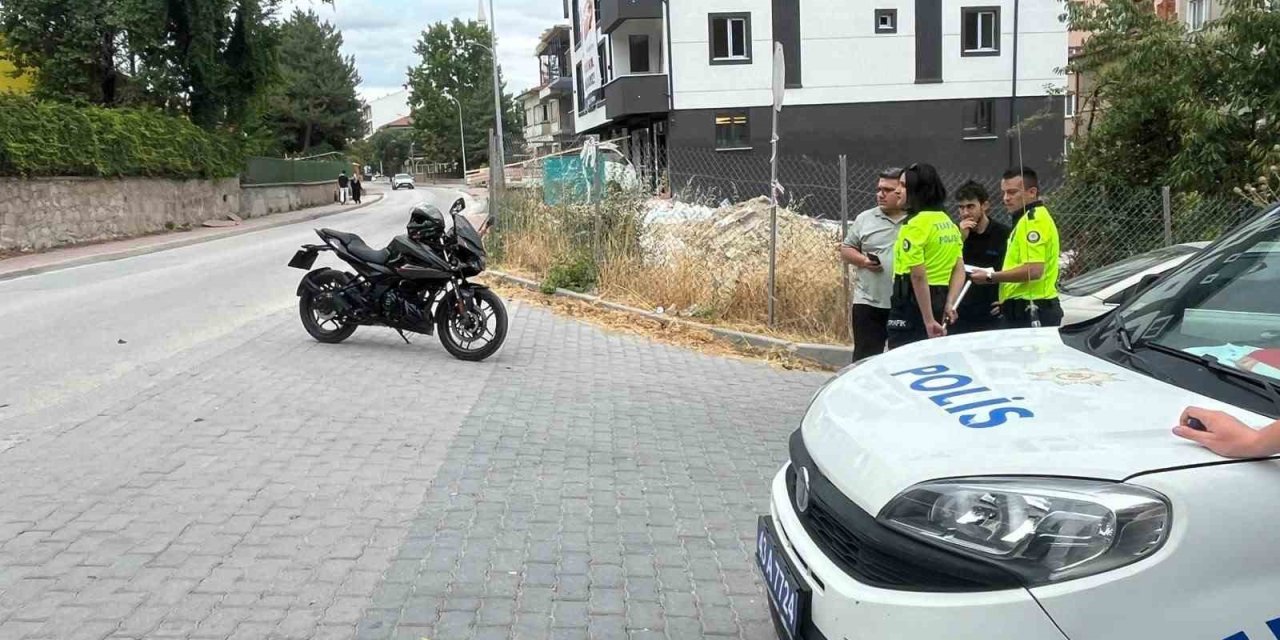 Tavşanlı’da otomobil ile motosiklet çarpıştı: 1 yaralı
