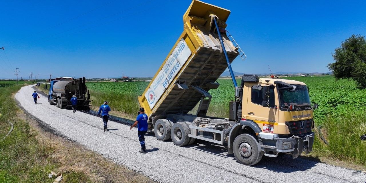 Denizli Büyükşehir, Tavas’ta 3 mahalleyi birbirine bağlayan yol ağını yeniliyor