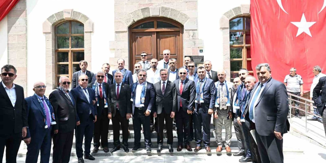 İzmir’deki Erzurumlular memleket ziyareti ile hasret giderdi