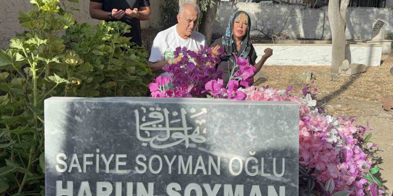 Safiye Soyman oğlunun mezarı başında gözyaşlarına boğuldu