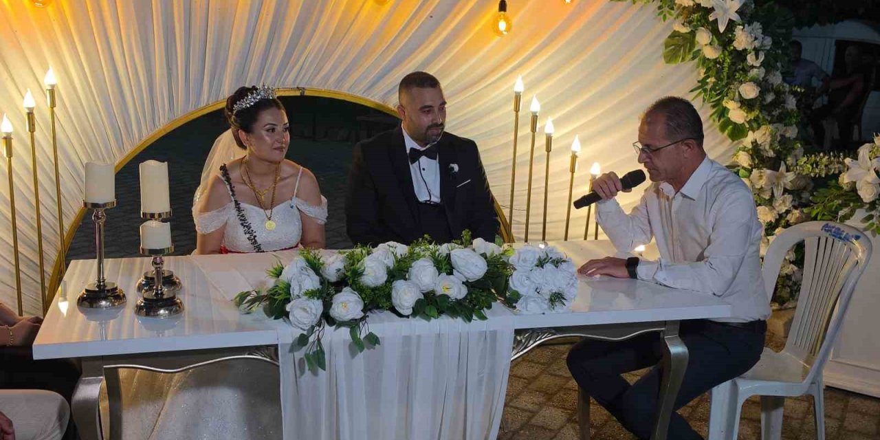 Başkan Doğanca, genç çiftlerin nikahını kıydı