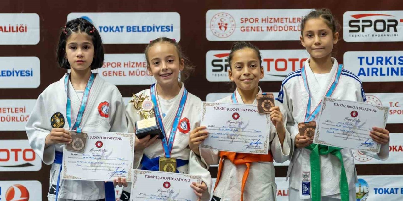 Yunusemre’nin minik judocuları Türkiye’yi salladı
