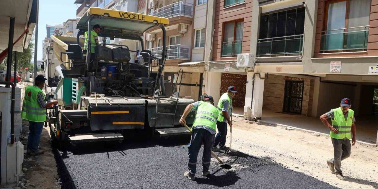 Efeler Belediyesi’nden Albayrak Caddesi’nde asfalt mesaisi
