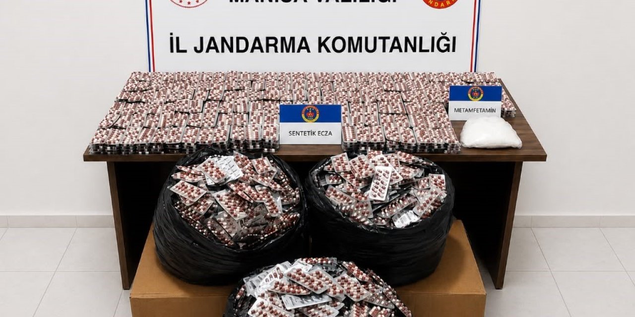 Otoyoldaki operasyonda bir araçta 59 bin adet hap ve 2 kiloya yakın uyuşturucu ele geçirildi