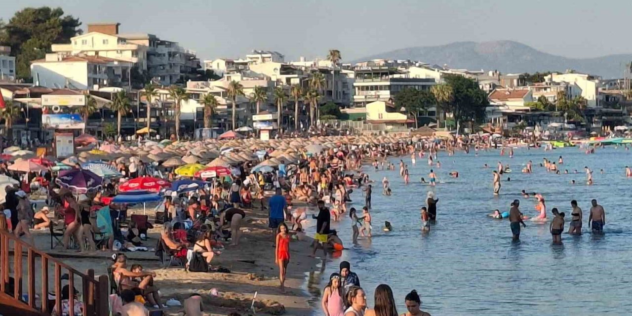 Didim sahillerini tatilciler doldurdu
