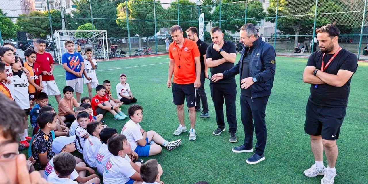 Sandıklı’da Sokak Futbol Turnuvası’nın 8’incisi başladı