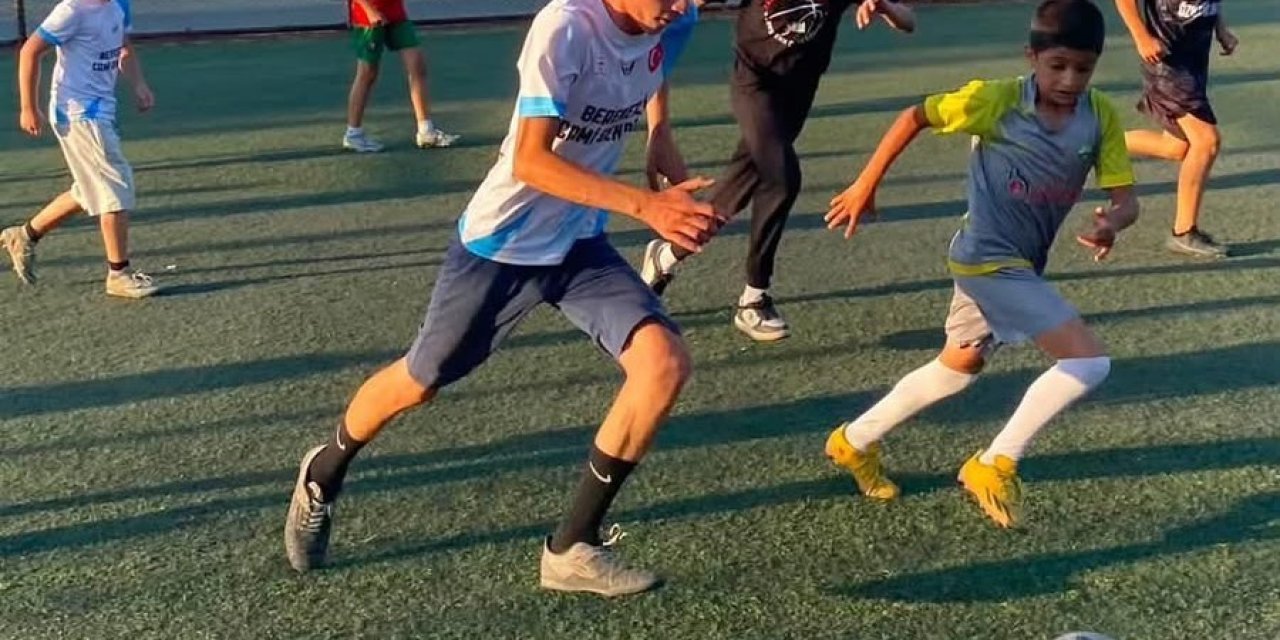 Kur’an kursu öğrencileri futbolla kardeşlik bağlarını güçlendiriyor