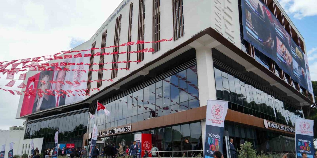 Manisa’nın bilgi üssü 490 bin ziyaretçiyi ağırladı