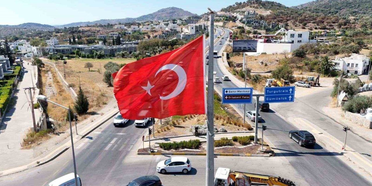 Bodrum’da bayrak direkleri bakımdan geçirildi
