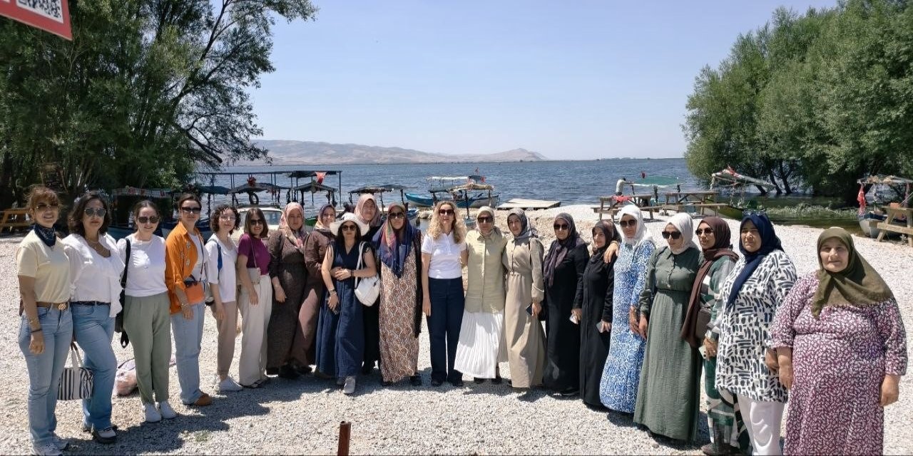Okuma-yazma öğrenen kadınlar bu kez keşif yolculuğunda