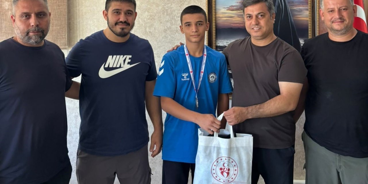 İl Müdürü Öztürk’ten Türkiye Şampiyonu Yaman’a kutlama