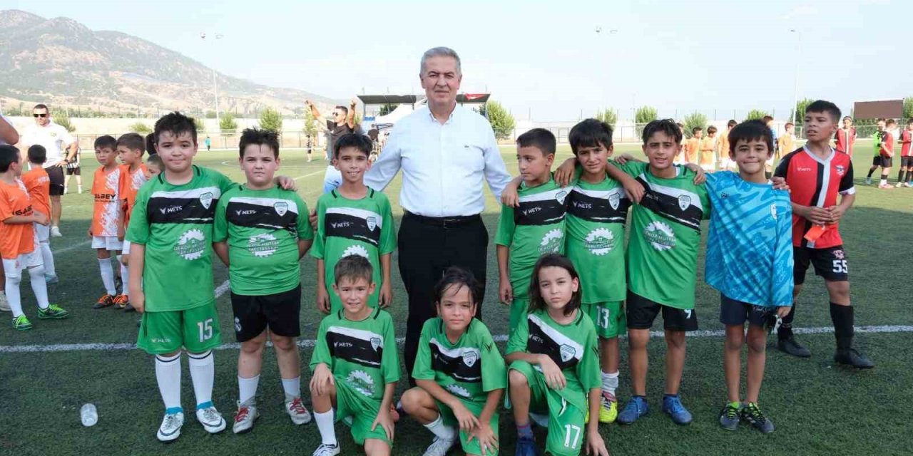 Buharkent’te ’Kentin Çocukları’ futbol turnuvası tamamlandı