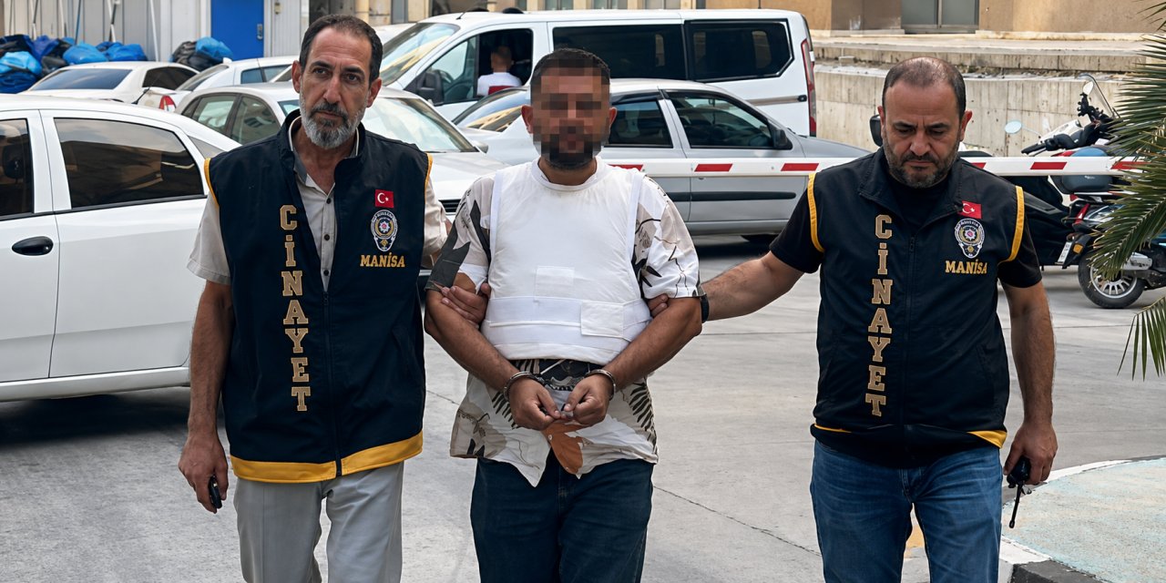 Baba ve oğlunu öldüren zanlı İzmir’de yakalandı