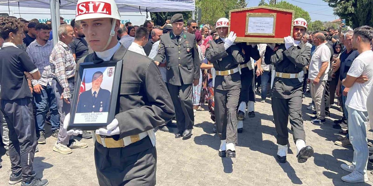 Trafik kazasında vefat eden uzman çavuş toprağa verildi