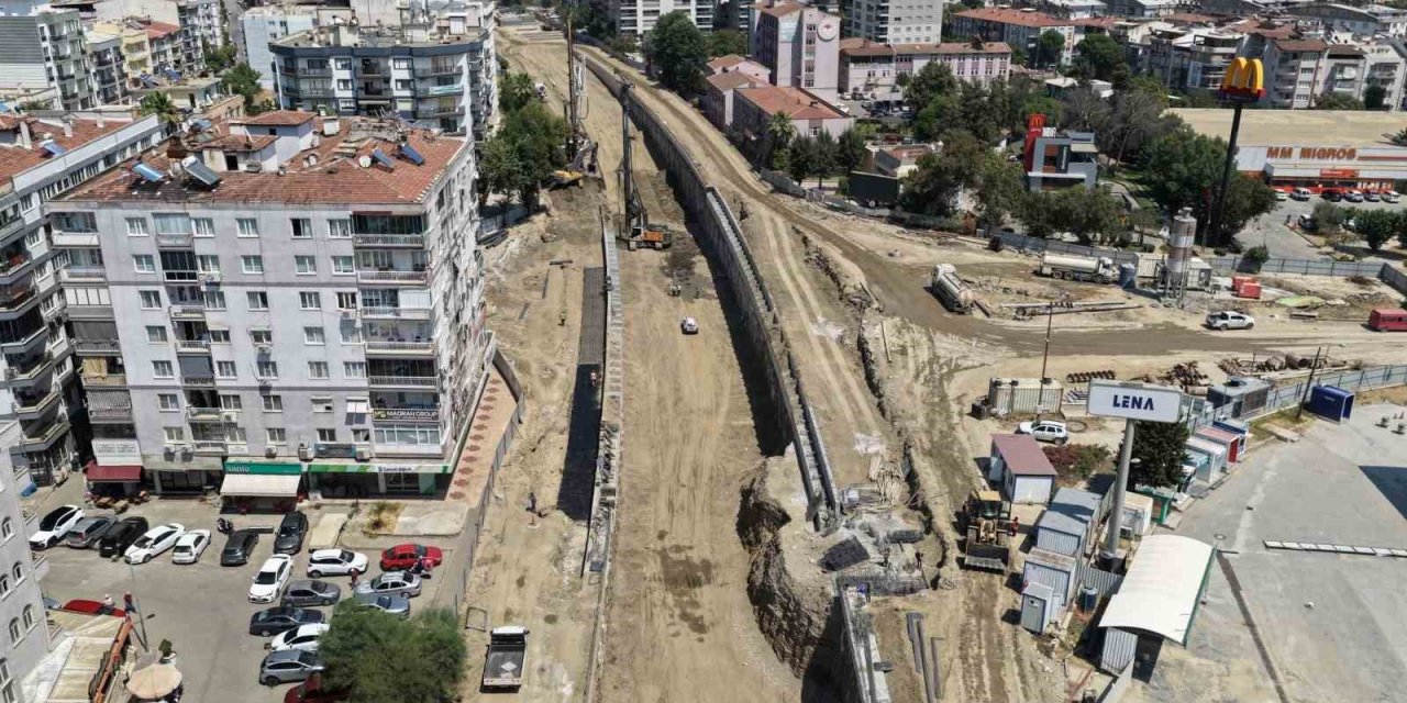 Yeni Dörtyol Köprülü Kavşağı'nda çalışmalar hız kesmiyor