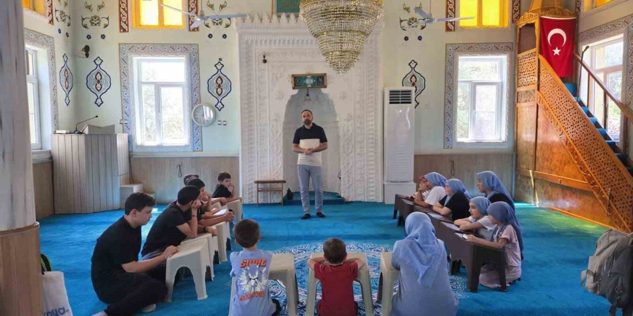 Kuyucak’ta Yaz Kur’an Kursu öğrencilerine rehberlik seminerleri