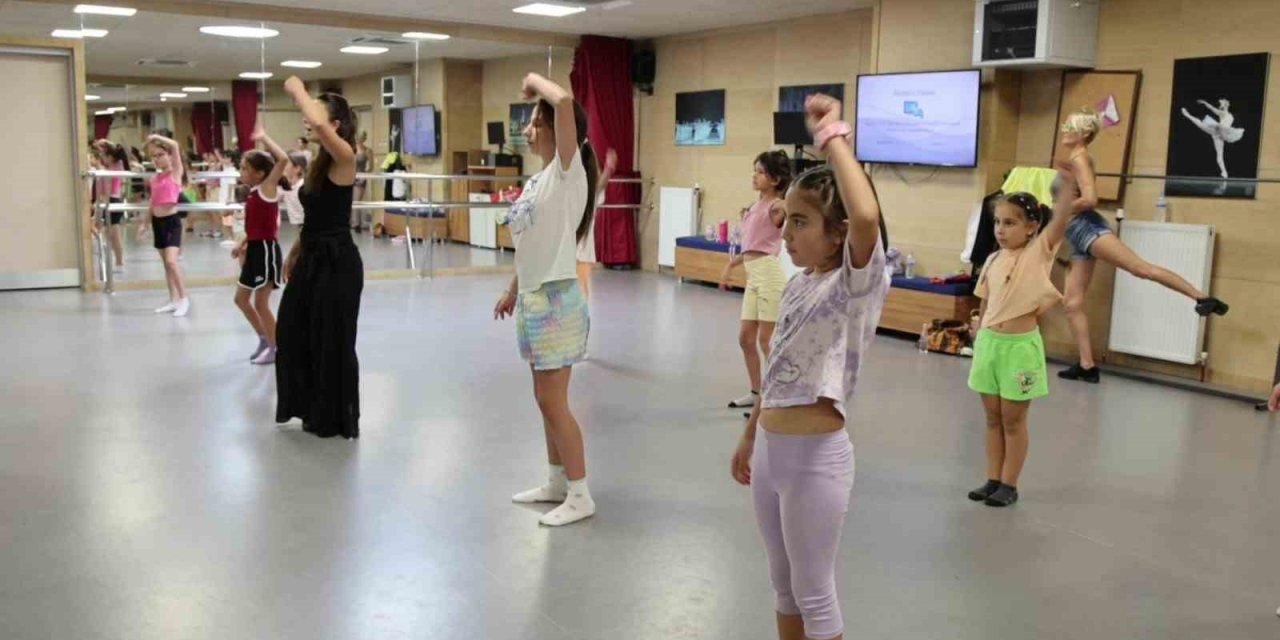 Yaz sanat kursları çocukları ve gençleri sanatla buluşturuyor