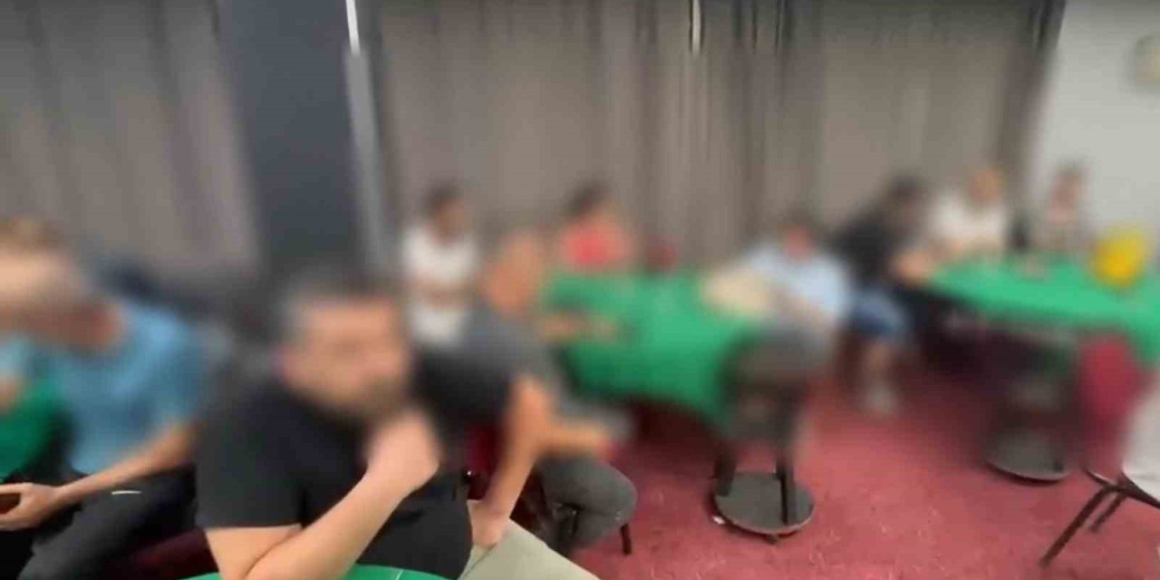 Manisa’da düğün salonu görünümlü kumarhaneye baskın