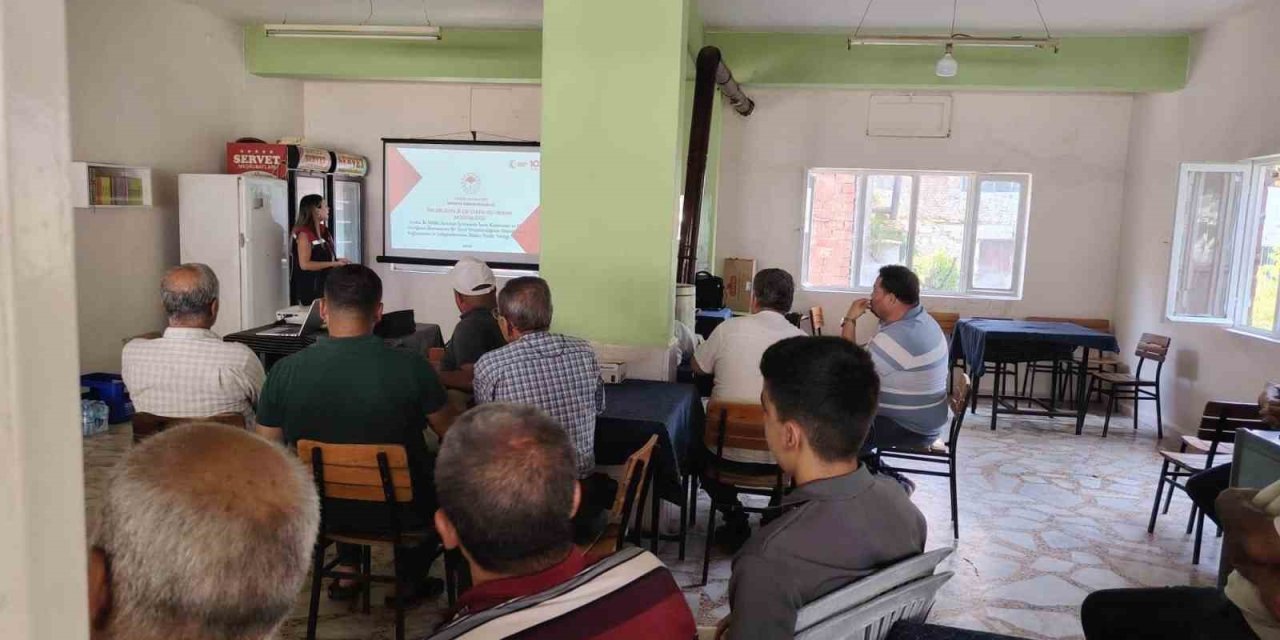 İncirliova’da incir üreticilerine yeni sezon öncesi tebliğ bilgilendirmesi yapıldı