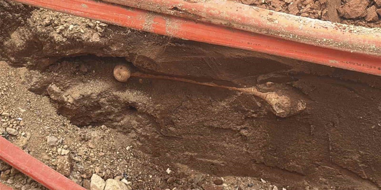 Menteşe’de altyapı çalışmaları sırasında mezar kalıntılarına rastlandı