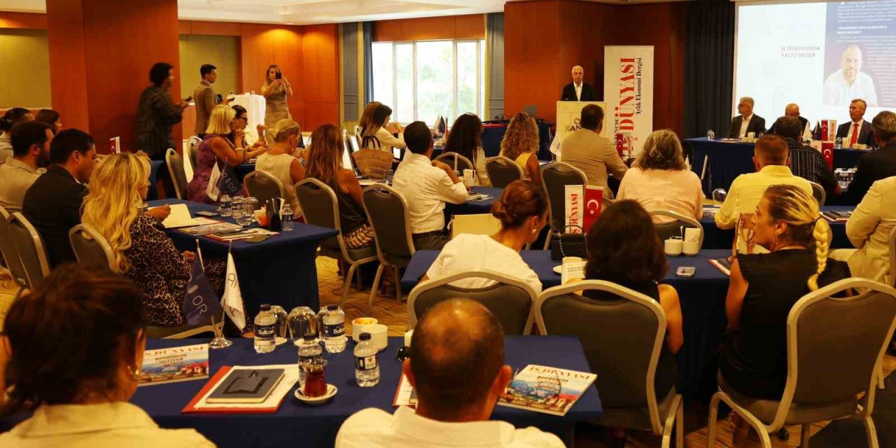 "Ekonomiye Yön Verenler Zirvesi" iş dünyasının önde gelen isimlerini Bodrum’da bir araya getirdi