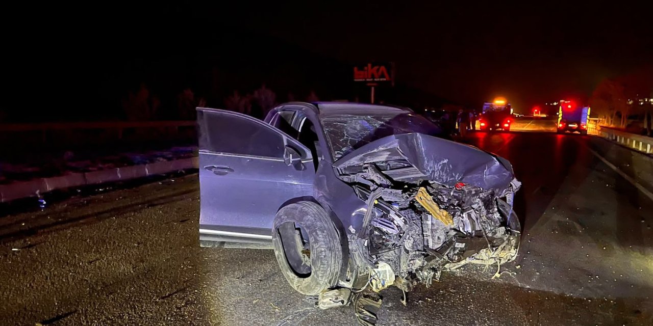 Kula’da kontrolden çıkan otomobil karşı şeride geçti: 4 yaralı