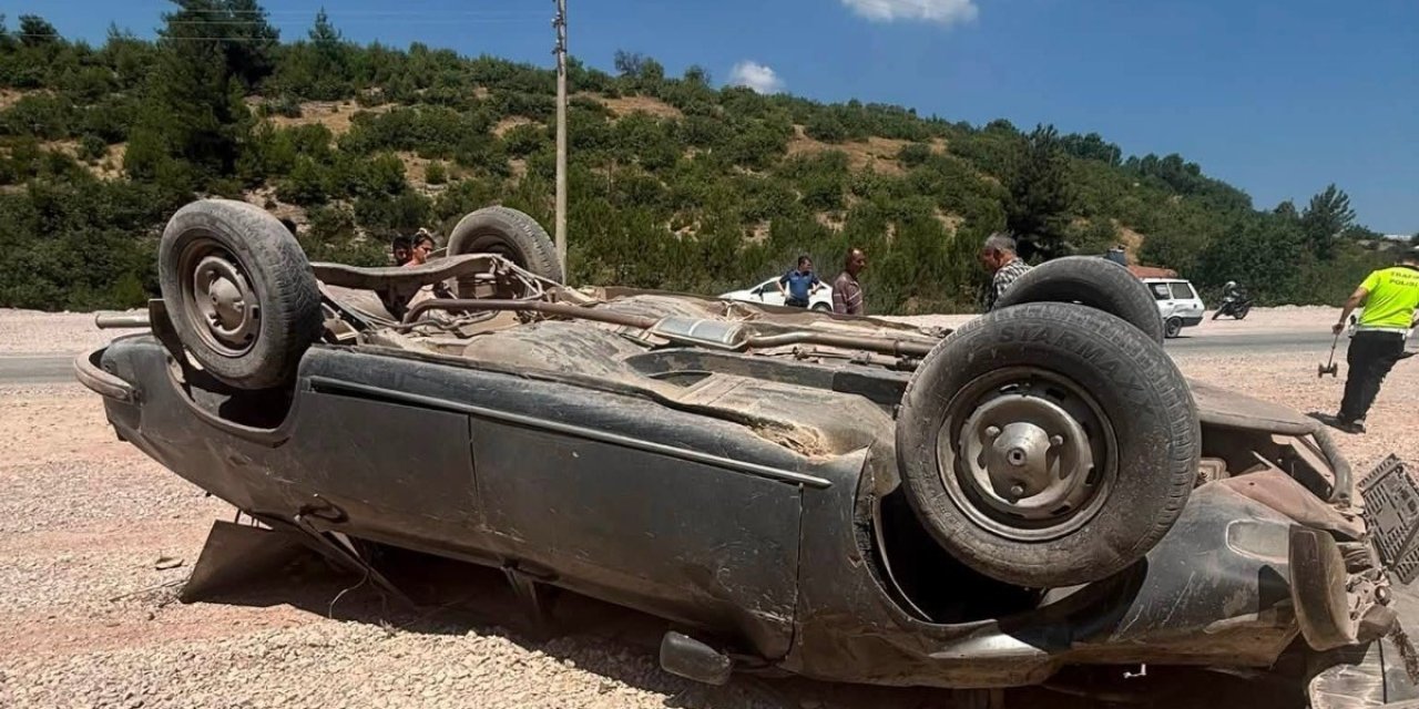 Mıcırlı yol kazaya neden oldu: 3 yaralı