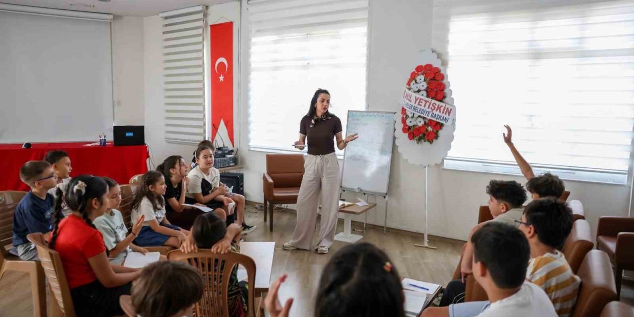 Efeler’de çocuklar felsefeyle düşünmeyi öğreniyor