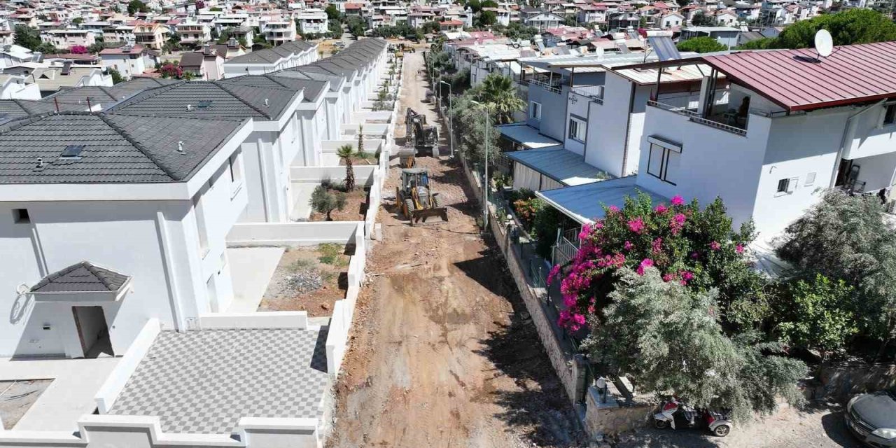 Didim Belediyesi Akbük’te yol yapım çalışmalarını genişletiyor