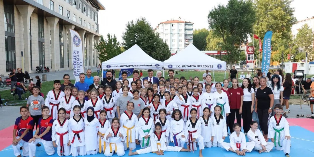 Minik Tekvandocular Kütahya’da dostluk için mücadele etti