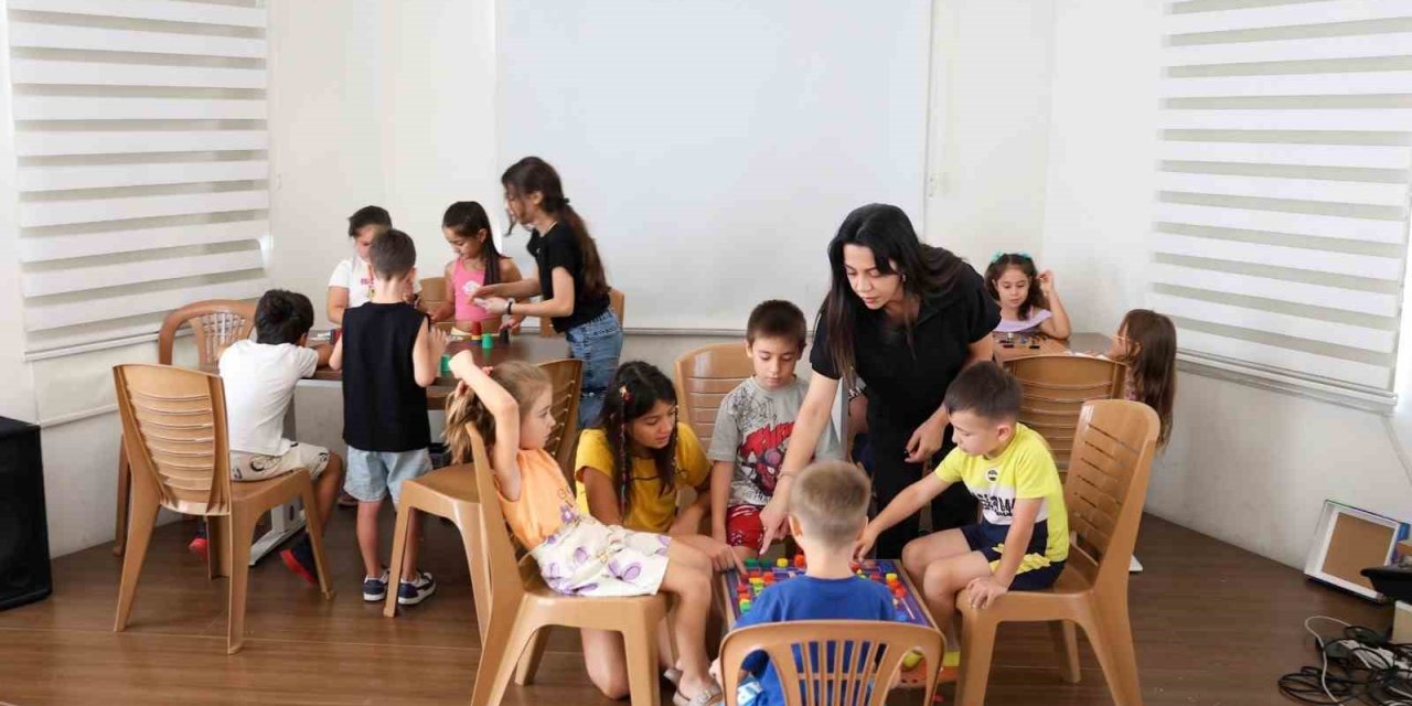 Efeler’in çocukları akıl oyunlarıyla geleceğe hazırlanıyor