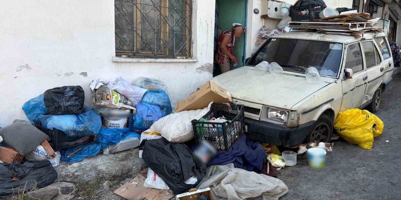 İzmir’de apartmanda ‘çöp ev’ isyanı
