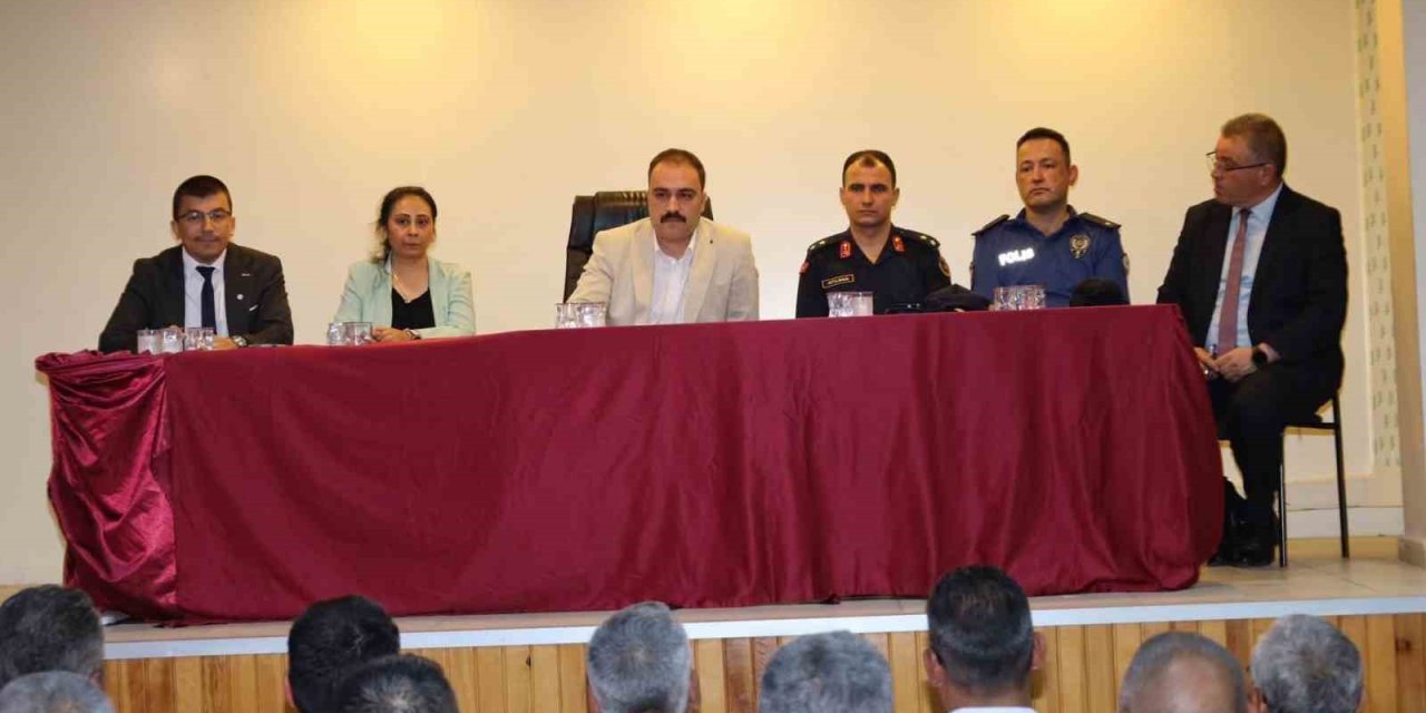 Kaymakam Battal, muhtarlarla bir araya geldi