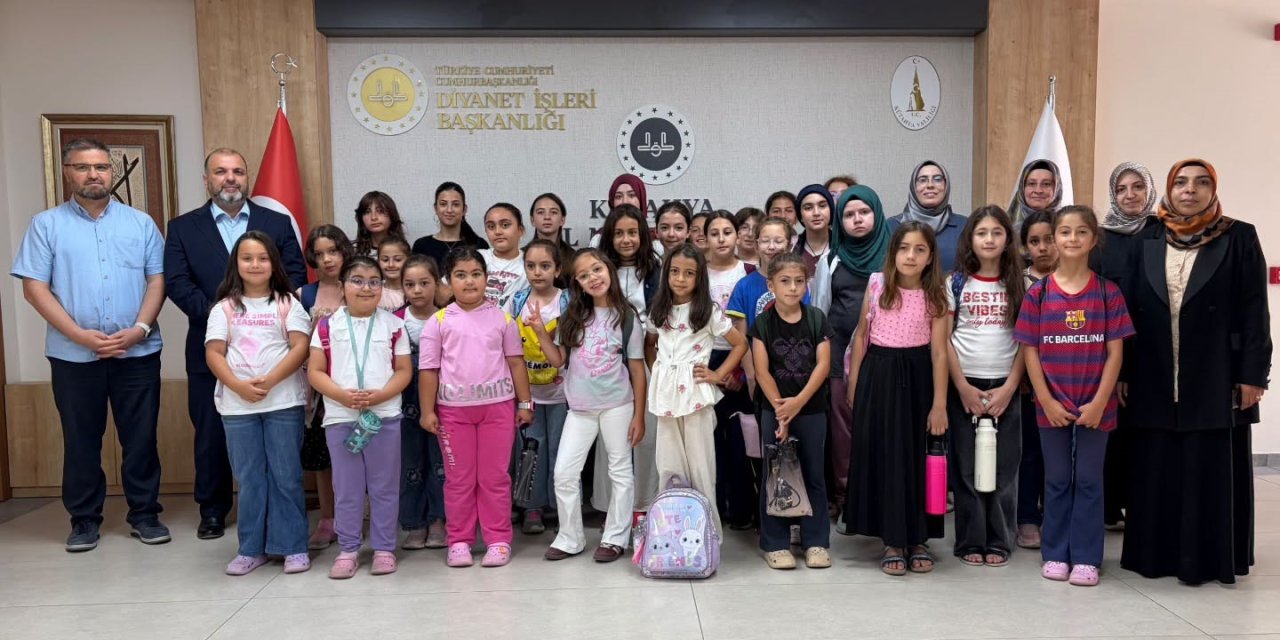 Müftü Dr. İrfan Açık, Yaz Kur’an Kursu öğrencilerini, ailelerini ve öğreticilerini tebrik etti