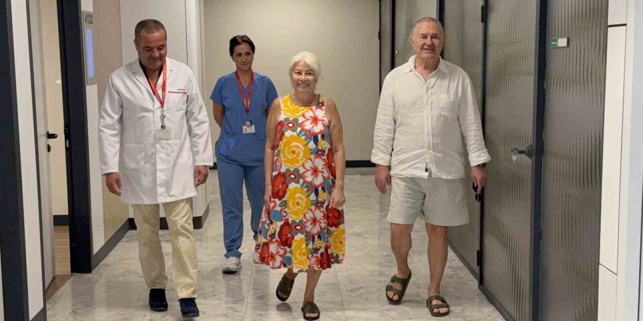 Şiddetli kalça ve bacak ağrısının arkasından iki ayrı omurga hastalığı çıktı