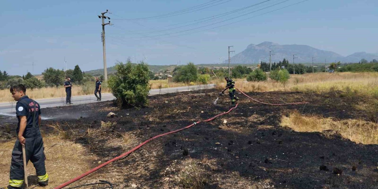 Datça’da kuru ot yangını büyümeden söndürüldü