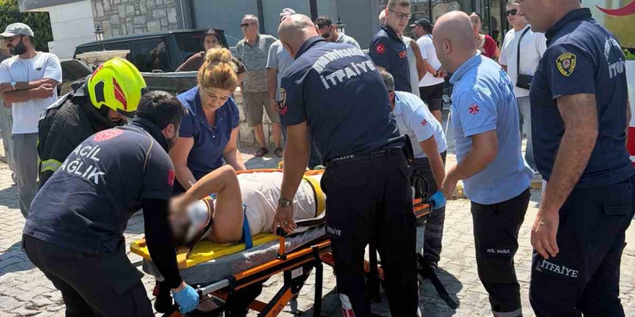 Kuşadası’ndaki kazada ters dönen otomobilin sürücü yaralandı
