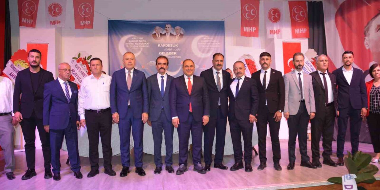 MHP Demirci İlçe Başkanlığına Veysel Çınar seçildi