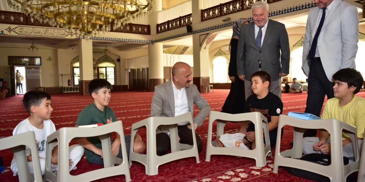 Vali Varol, yaz Kur’an kursundaki öğrencilerle buluştu